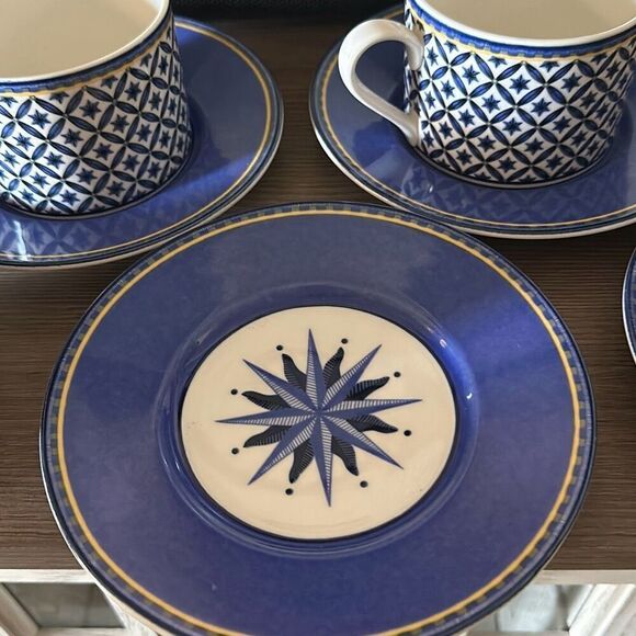 Casual Victoria Beale Williamsburg Set of 4 teacup and saucer Blue fine porcelai - Picture 4 of 5